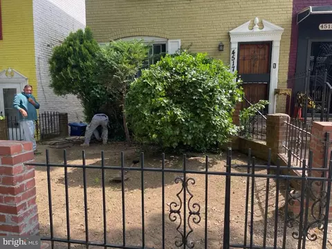 4517 Dix St NE, Washington, DC 20019