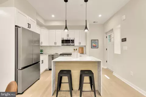 2610 41st St NW #1, Washington, DC 20007