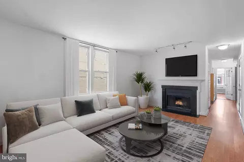 1810 California St NW #204, Washington, DC 20009