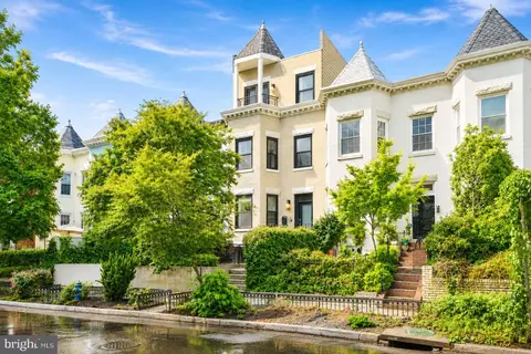 145 Adams St NW #1, Washington, DC 20001