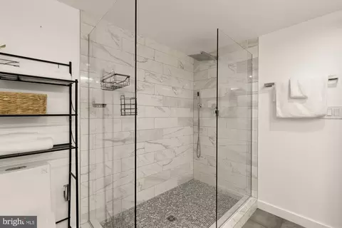 Bath - 1019 17th Pl NE #1, Washington, DC 20002 photo 1 of 2