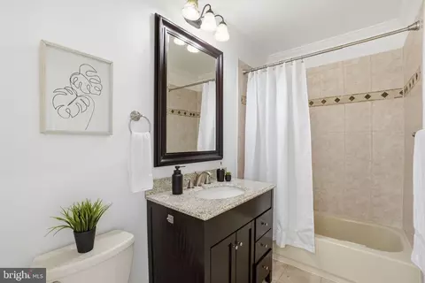 Bath - 2022 C St NE, Washington, DC 20002 photo 4 of 4