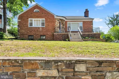 2520 32nd St SE, Washington, DC 20020