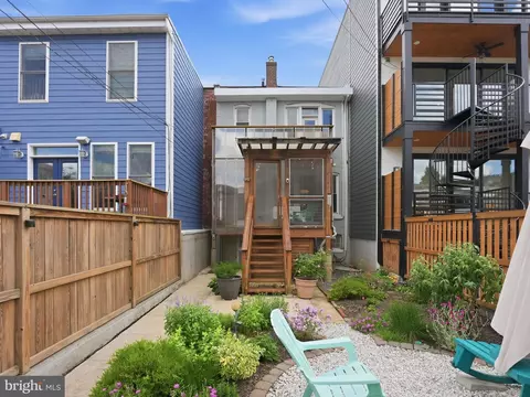 1363 Perry Pl NW, Washington, DC 20010