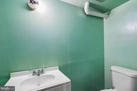 Bath - 224 17th St NE, Washington, DC 20002 photo 2 of 2