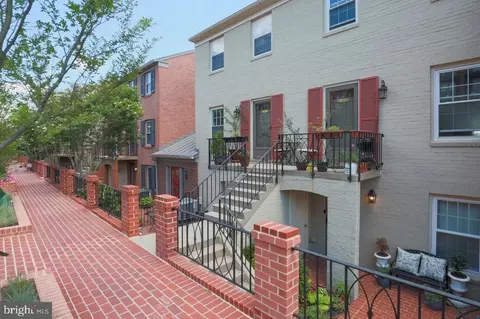 1636 Beekman Pl NW #D, Washington, DC 20009