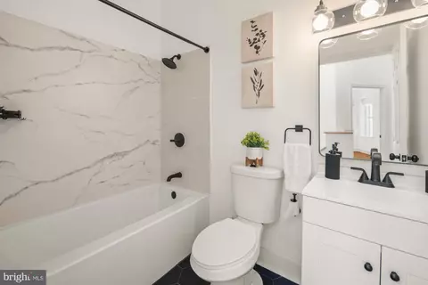 Bath - 16 Q St NE, Washington, DC 20002 photo 2 of 6