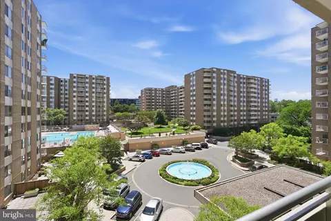 3001 Veazey Ter NW #923, Washington, DC 20008