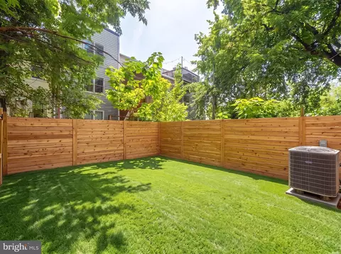 Exterior - 1237 4th St NW #B, Washington, DC 20001 photo 2 of 3