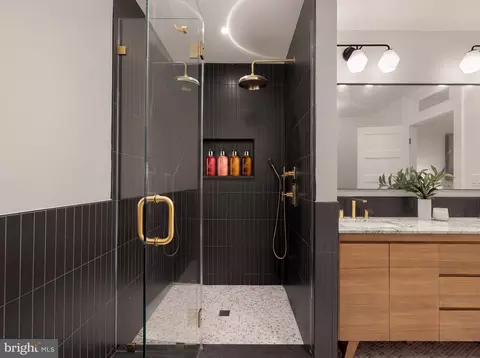 Bath - 1237 4th St NW #B, Washington, DC 20001 photo 2 of 5