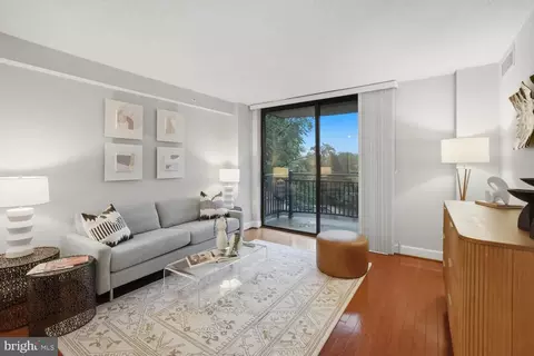 3401 38th St NW #314, Washington, DC 20016