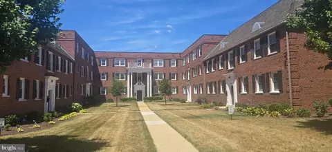 2107 Fort Davis St SE #202, Washington, DC 20020