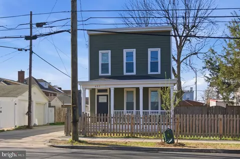 621 Malcolm X Ave SE, Washington, DC 20032