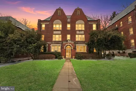 3026 Porter St NW #101, Washington, DC 20008