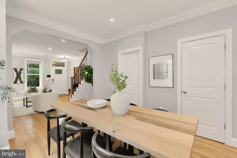 Dining - 1519 E Capitol St SE, Washington, DC 20003 photo 3 of 3
