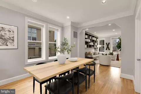 Dining - 1519 E Capitol St SE, Washington, DC 20003 photo 2 of 3