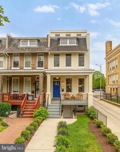 Exterior - 1519 E Capitol St SE, Washington, DC 20003 photo 3 of 11