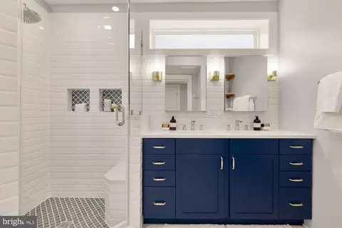 Bath - 1519 E Capitol St SE, Washington, DC 20003 photo 6 of 11