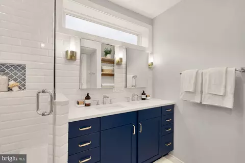 Bath - 1519 E Capitol St SE, Washington, DC 20003 photo 7 of 11