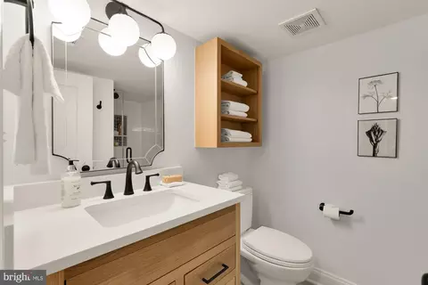 Bath - 1519 E Capitol St SE, Washington, DC 20003 photo 9 of 11