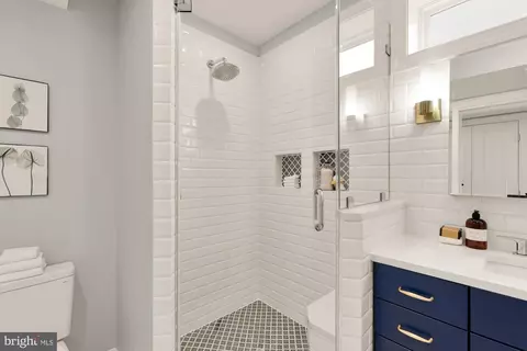 Bath - 1519 E Capitol St SE, Washington, DC 20003 photo 8 of 11