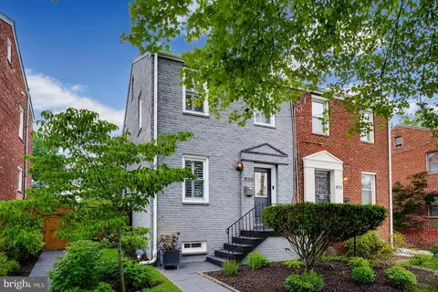 830 Delafield St NE, Washington, DC 20017