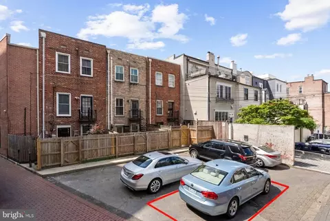 Exterior - 2011 Hillyer Pl NW, Washington, DC 20009 photo 3 of 3
