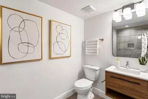 Bath - 845 19th St NE #8, Washington, DC 20002 photo 1 of 2