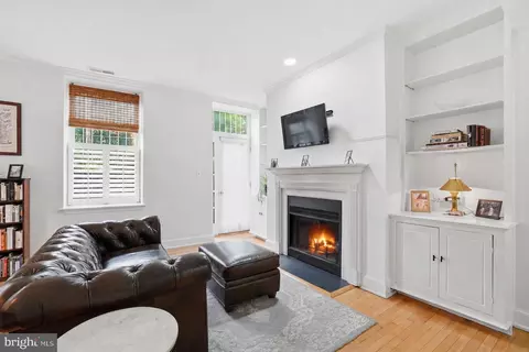 301 G St NE #3, Washington, DC 20002