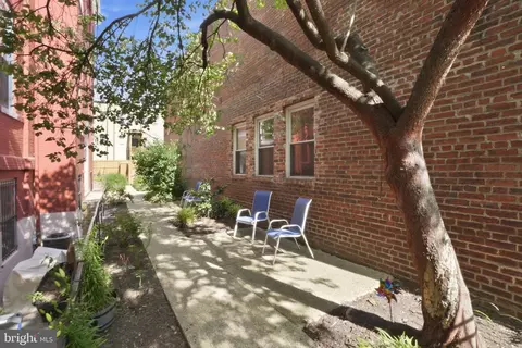 Exterior - 301 G St NE #3, Washington, DC 20002 photo 3 of 4