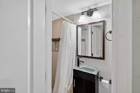 Bath - 627 Atlantic St SE, Washington, DC 20032 photo 3 of 3