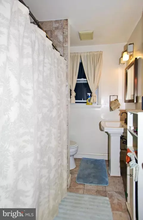 Bath - 1415 Orren St NE, Washington, DC 20002 photo 1 of 2