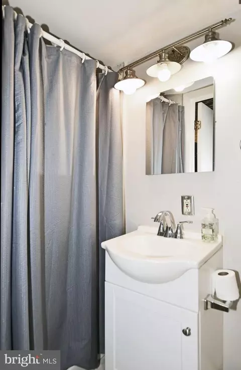 Bath - 1415 Orren St NE, Washington, DC 20002 photo 2 of 2