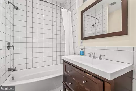 Bath - 502 G St NE, Washington, DC 20002 photo 4 of 5