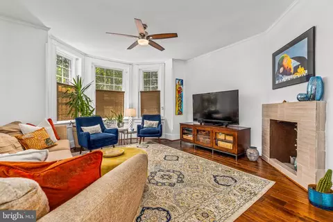 Living - 502 G St NE, Washington, DC 20002 photo 1 of 3