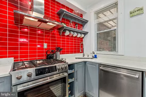 Kitchen - 502 G St NE, Washington, DC 20002 photo 3 of 4
