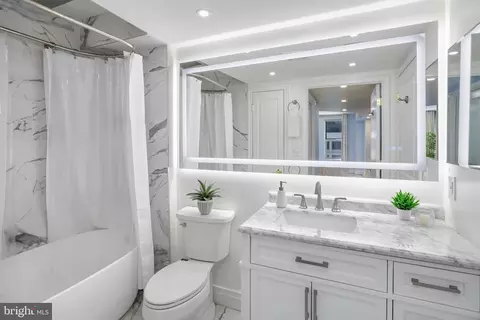 Bath - 915 E Street St NW #1105, Washington, DC 20004 photo 5 of 5