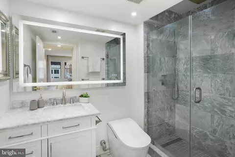 Bath - 915 E Street St NW #1105, Washington, DC 20004 photo 2 of 5