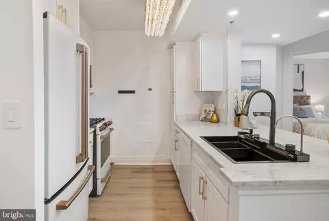 Kitchen - 915 E Street St NW #1105, Washington, DC 20004 photo 4 of 5