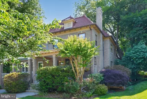 4225 37th St NW, Washington, DC 20008