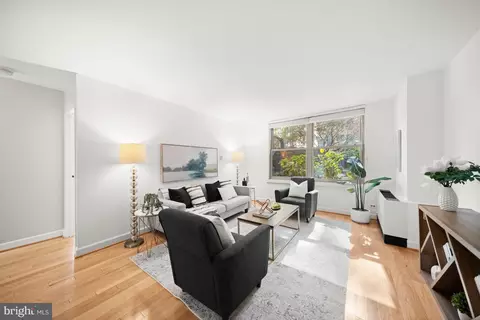 1260 21st St NW #107, Washington, DC 20036