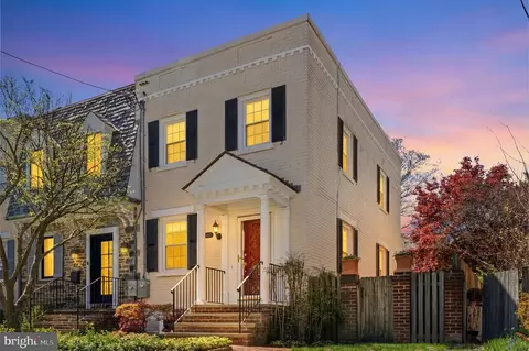 4228 40th St NW, Washington, DC 20016