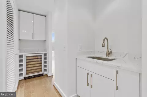 Entry Way - 675 E Street St NW #900, Washington, DC 20004 photo 4 of 5