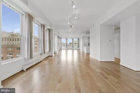 Living - 675 E Street St NW #900, Washington, DC 20004 photo 7 of 13