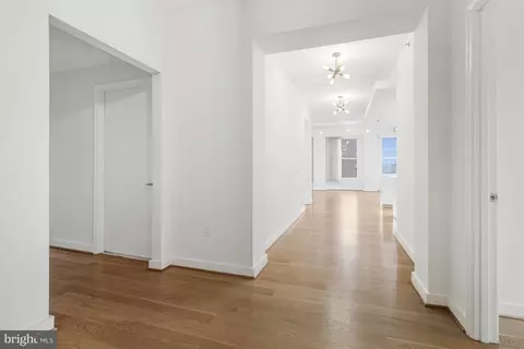 Entry Way - 675 E Street St NW #900, Washington, DC 20004 photo 2 of 5