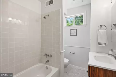 315 11th St SE, Washington, DC 20003 photo 24