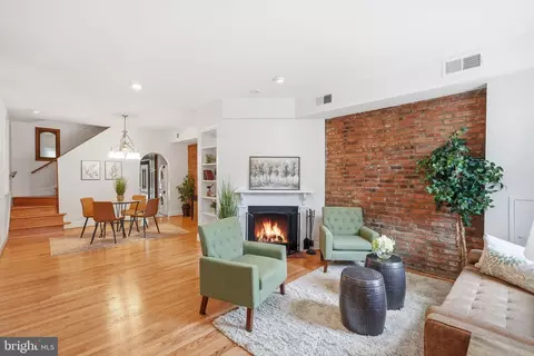315 11th St SE, Washington, DC 20003 photo 4