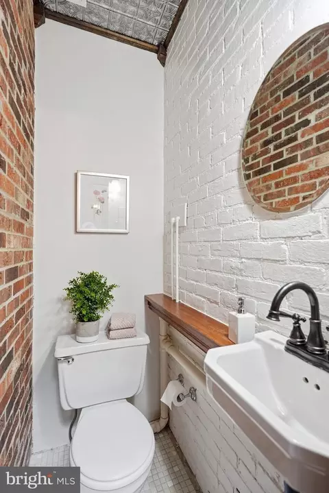 315 11th St SE, Washington, DC 20003 photo 11