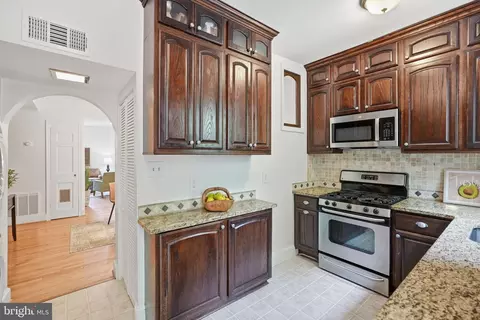 315 11th St SE, Washington, DC 20003 photo 14