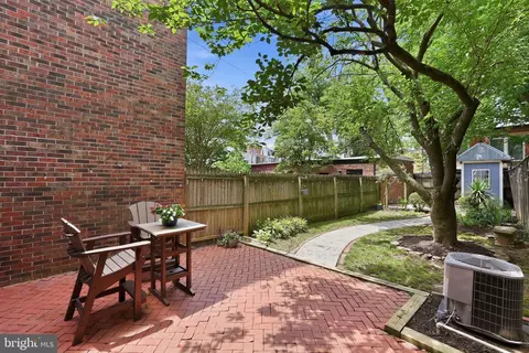 315 11th St SE, Washington, DC 20003 photo 27